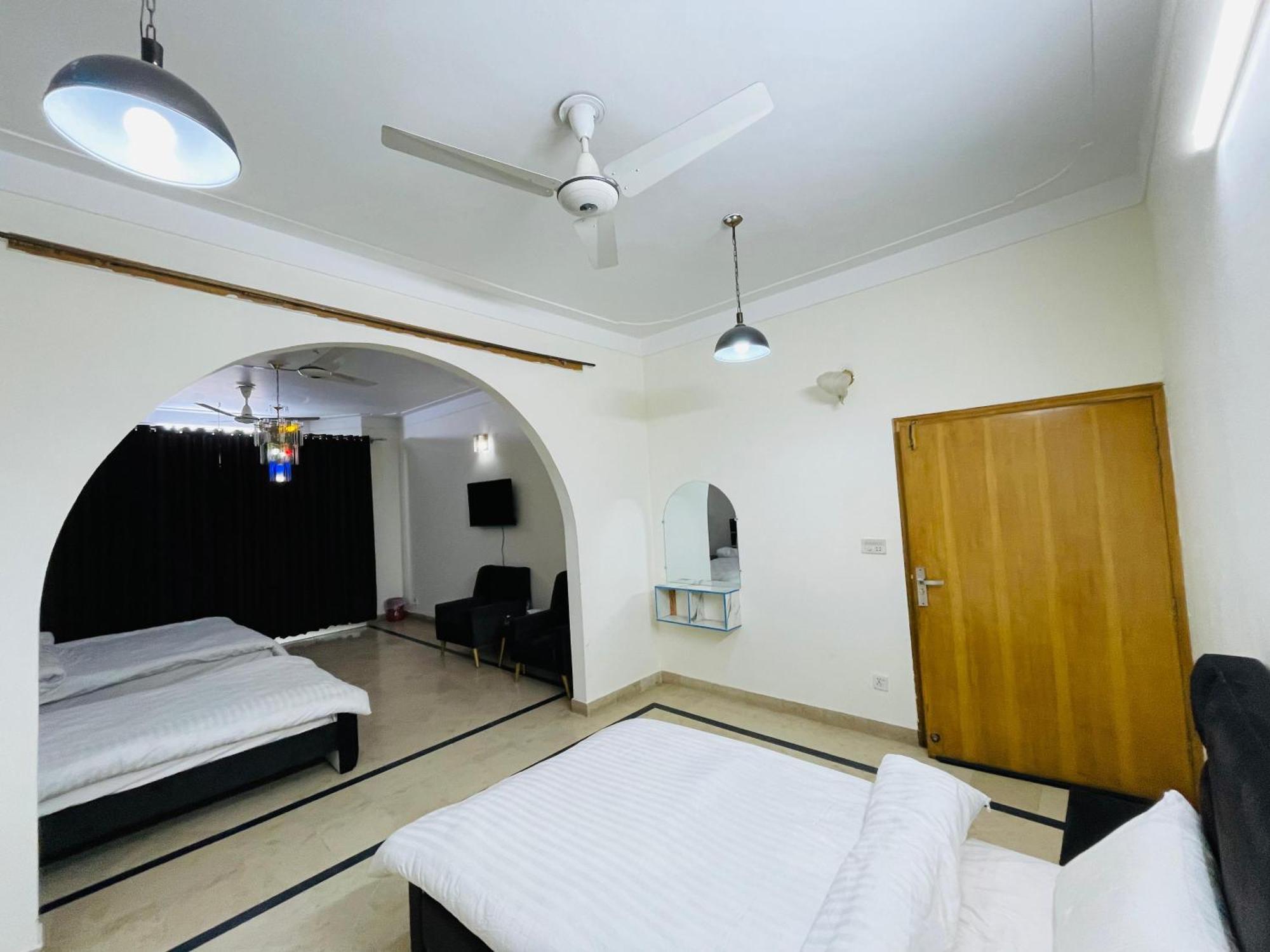 Hilton Guest House Исламабад Экстерьер фото